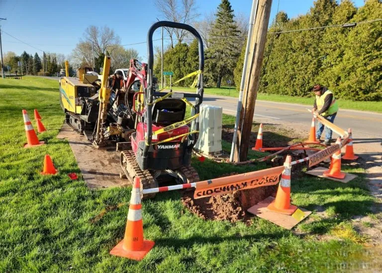 Directional drilling rig on a fiber installation site